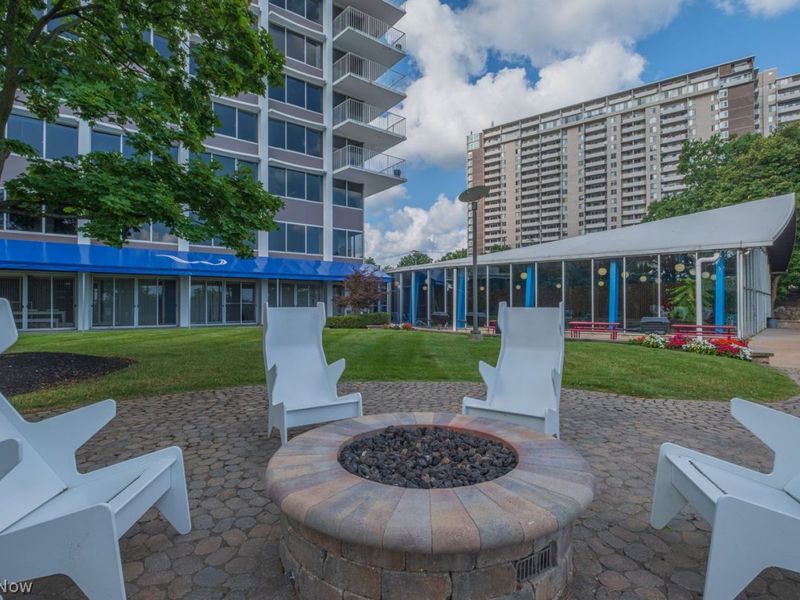12700 Lake Avenue, Unit 2502, Lakewood, OH 44107 Photo 37