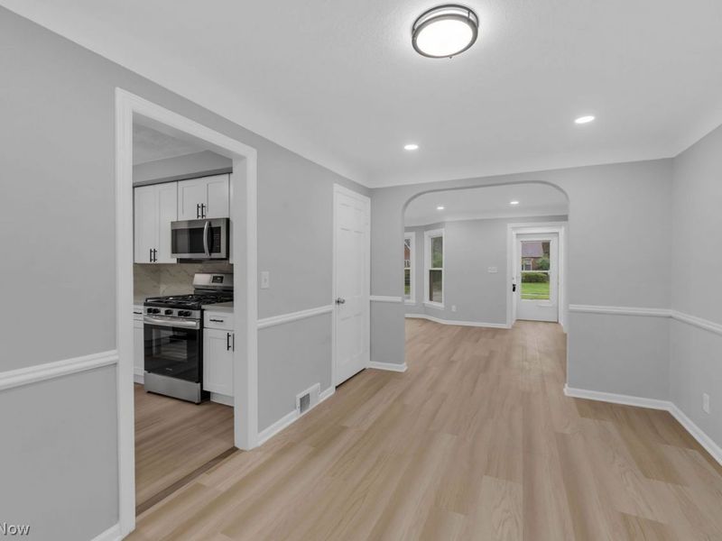 20090 Laverne Avenue, Rocky River, OH 44116 Photo 8