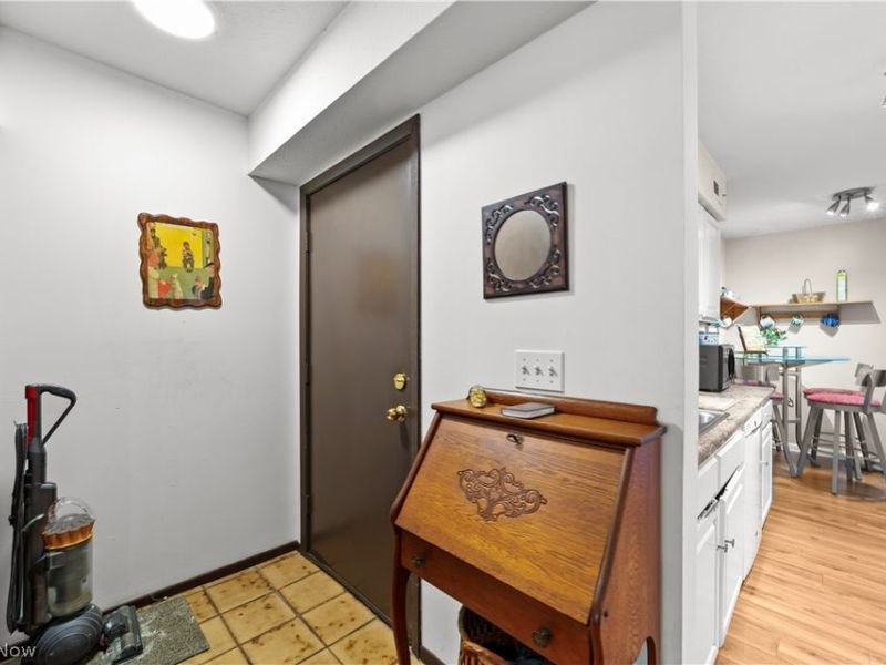 16555 Wren Road, Unit 1F, Chagrin Falls, OH 44023 Photo 3