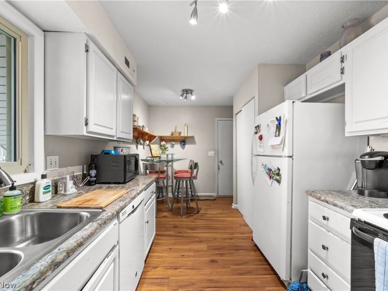 16555 Wren Road, Unit 1F, Chagrin Falls, OH 44023 Photo 5