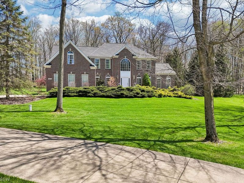 905 Cascades Drive , Aurora, OH 44202 Photo 2
