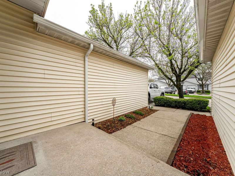 5545 Sunset Bldg A 5 Lane, Unit B, Parma, OH 44134 Photo 2