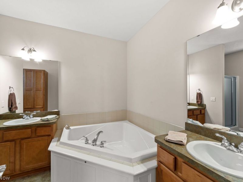 Avon Lake, OH 44012 Photo 21