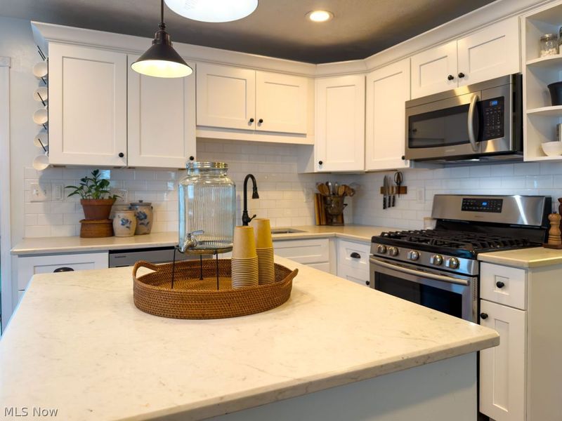2325 W 40th Street, Cleveland, OH 44113 Photo 13
