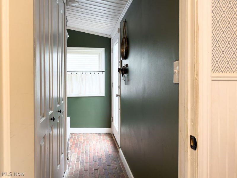 2325 W 40th Street, Cleveland, OH 44113 Photo 29
