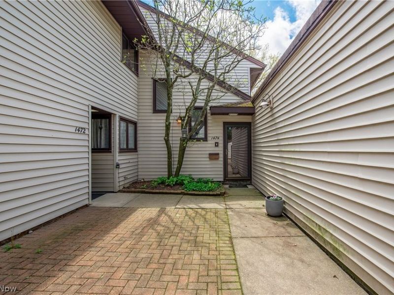1474 S Taylor Road, Unit 1474, Cleveland Heights, OH 44118 Photo 2