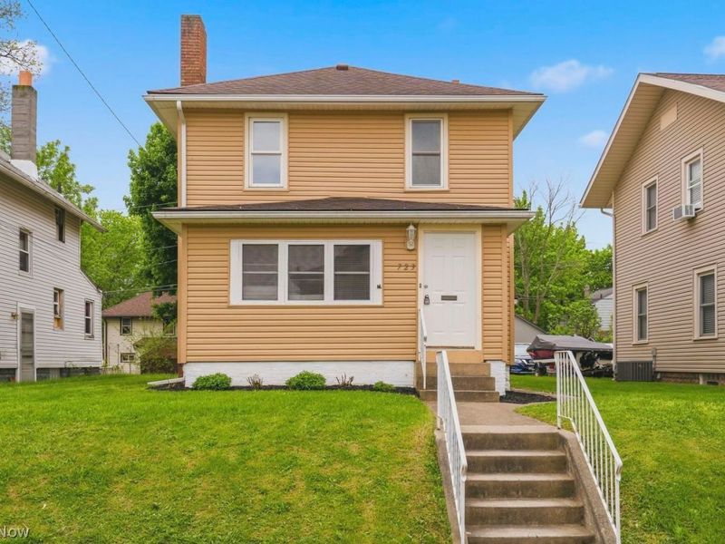 723 SW Neale Avenue SW, Massillon, OH 44647 Photo 1