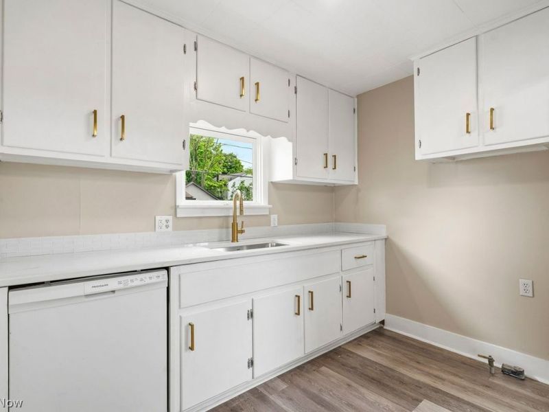 723 SW Neale Avenue SW, Massillon, OH 44647 Photo 4