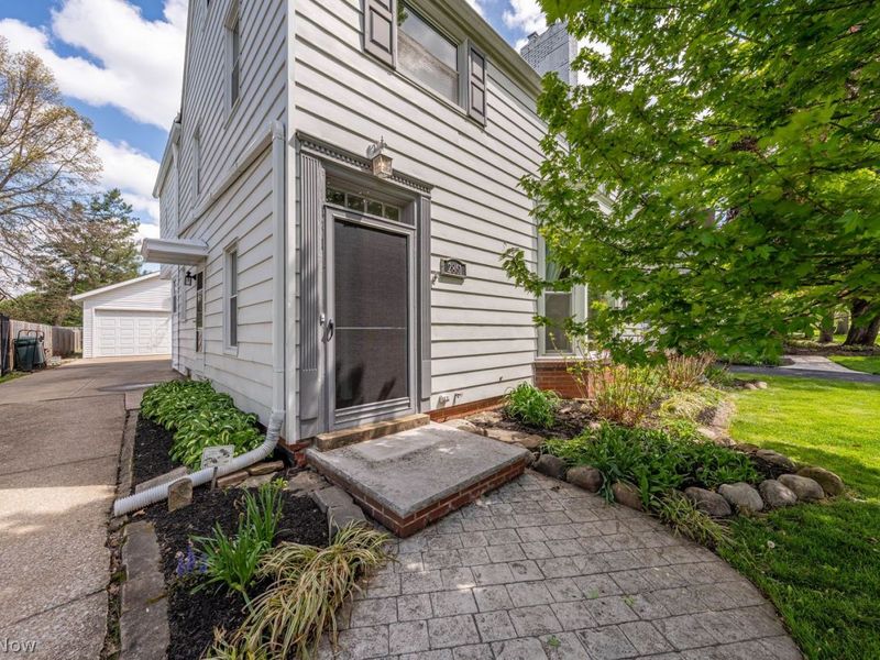 2861 Gasser Boulevard, Rocky River, OH 44116 Photo 2