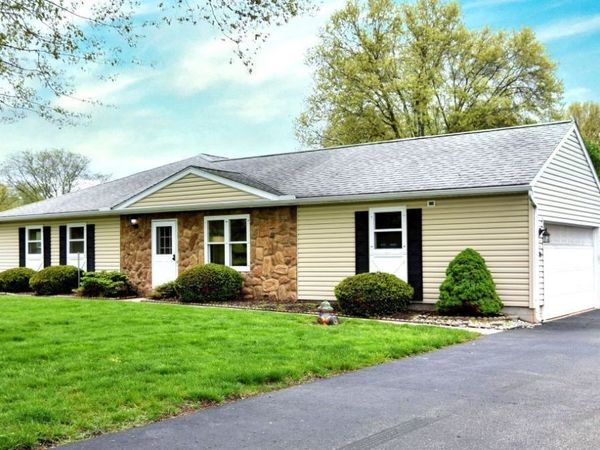 4016 Townhouse Lane , Green, OH 44685