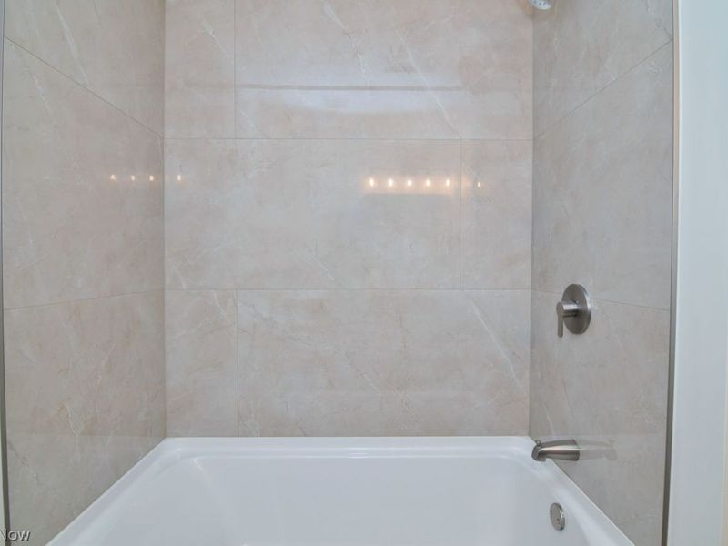 4016 Townhouse Lane, Green, OH 44685 Photo 19