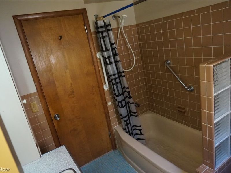 2068 Miami Road, Euclid, OH 44117 Photo 22