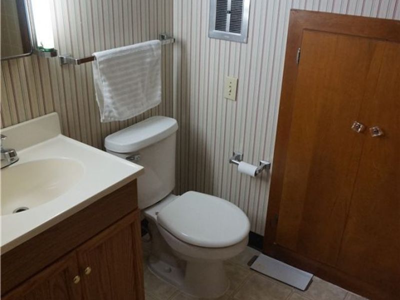 2068 Miami Road, Euclid, OH 44117 Photo 37