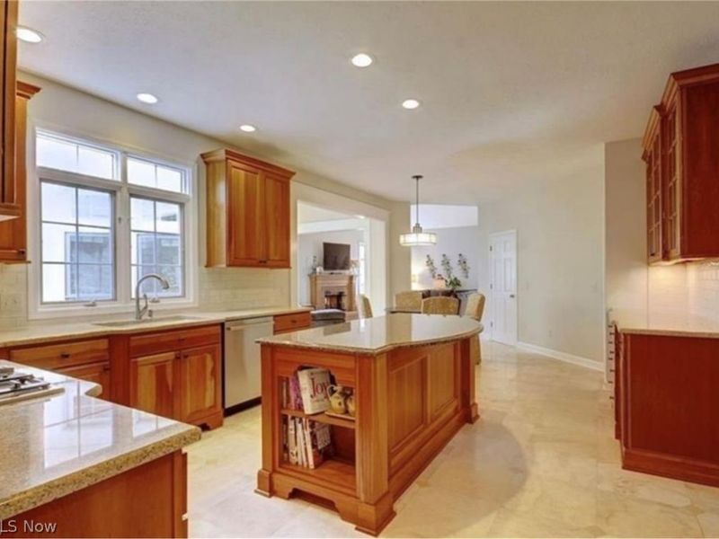 29240 Regency Circle, Westlake, OH 44145 Photo 7