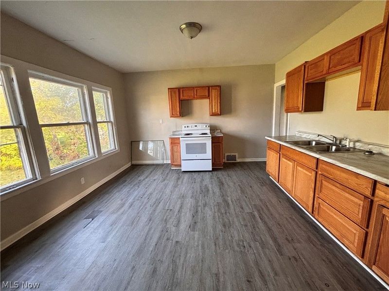 11419 Durant Avenue, Cleveland, OH 44108 Photo 7