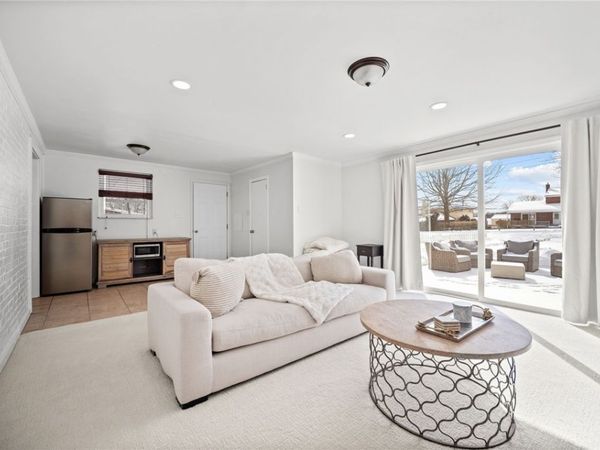 2079 Spring Valley, Pittsburgh, PA 15243
