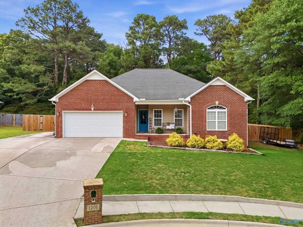1201 Hunter Lane SW, Hartselle, AL 35640