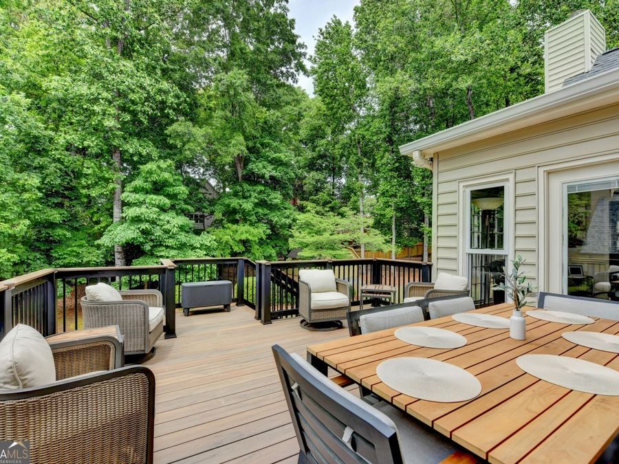 Property Image 100