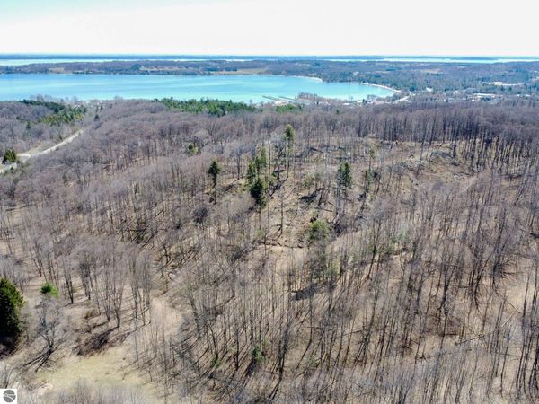 Smiseth Road E, Suttons Bay, MI 49682