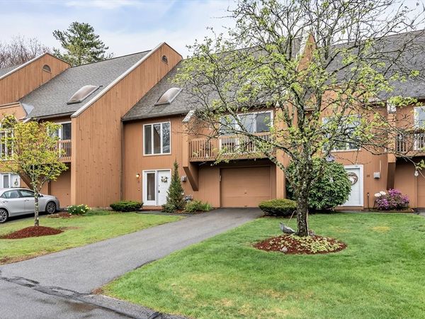 22 Woodland Park Dr, Unit 22, Haverhill, MA 01830