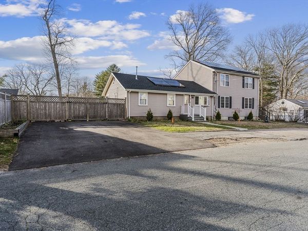 21 Dale Rd, Holbrook, MA 02343