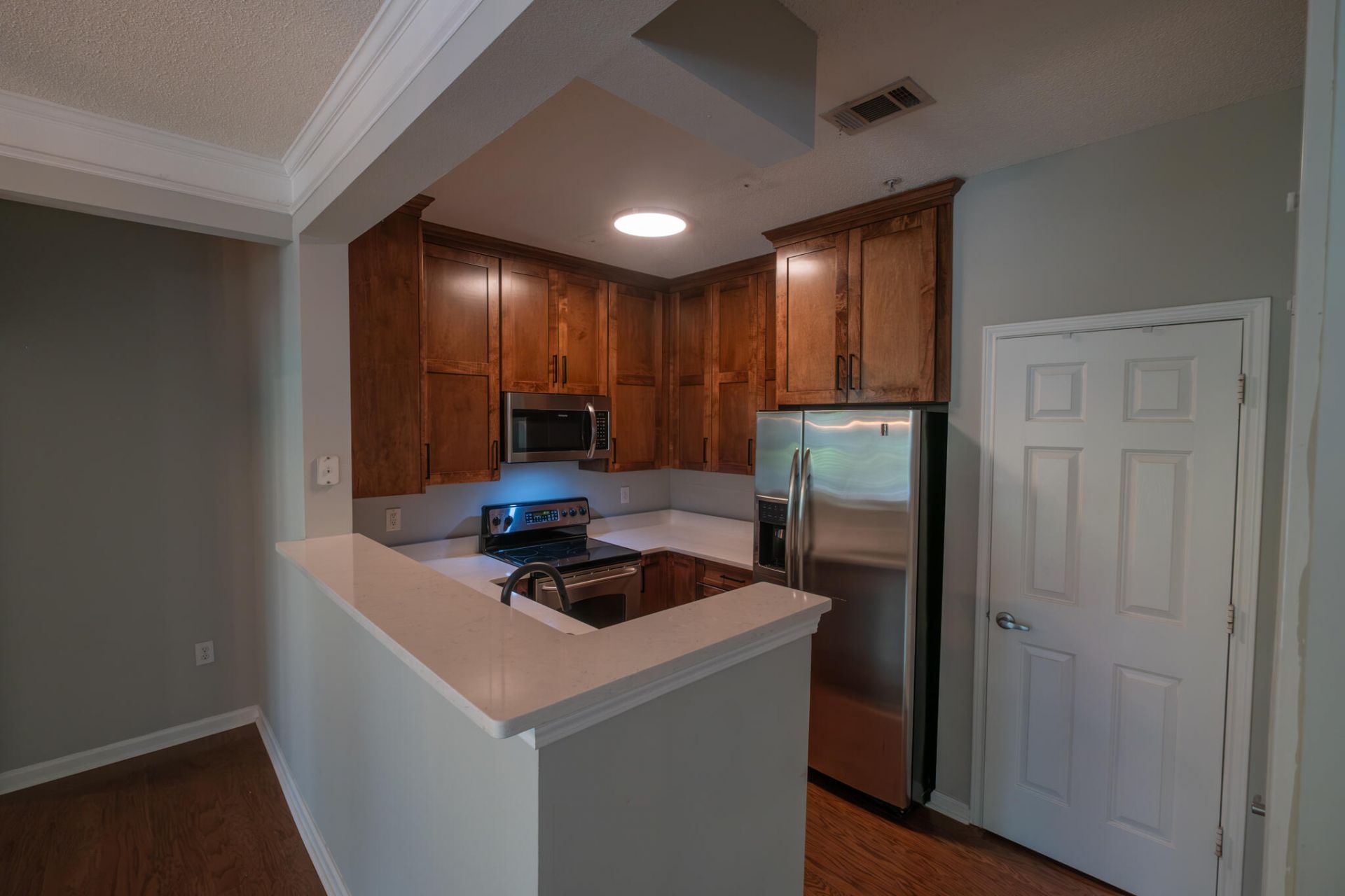 1212 Rosewood Lane Photo 7