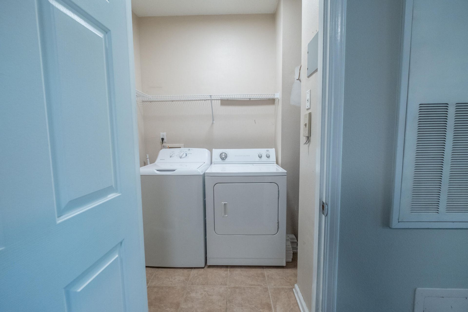 1212 Rosewood Lane Photo 9