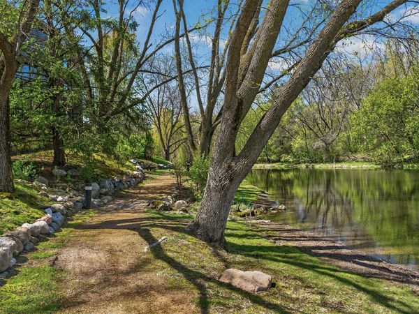 5601 Dewey Hill Road, Unit 119, Edina, MN 55439