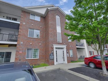 6120 Harbour Pointe , Unit 202, Columbus, OH 43231