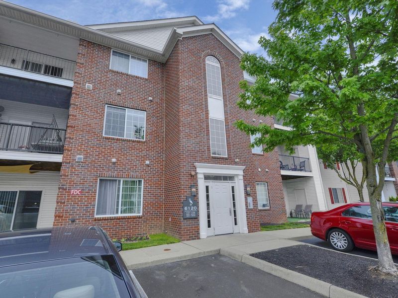6120 Harbour Pointe , Unit 202, Columbus, OH 43231 Photo 1