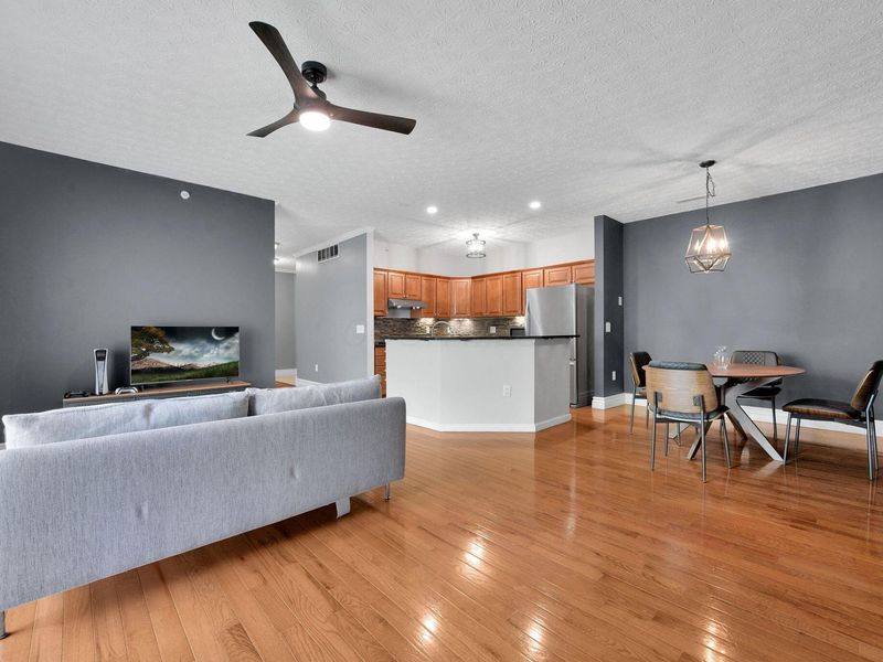 6120 Harbour Pointe , Unit 202, Columbus, OH 43231 Photo 10