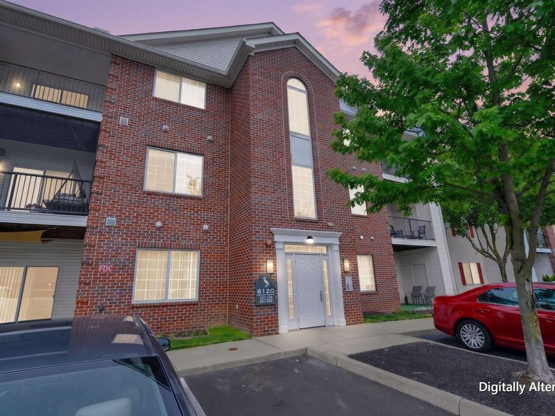 6120 Harbour Pointe , Unit 202, Columbus, OH 43231 Photo 2