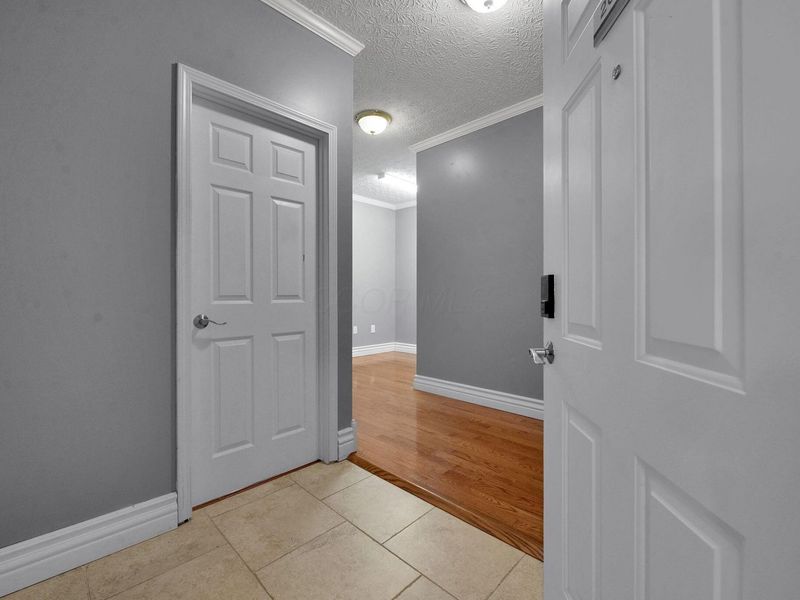 6120 Harbour Pointe , Unit 202, Columbus, OH 43231 Photo 4