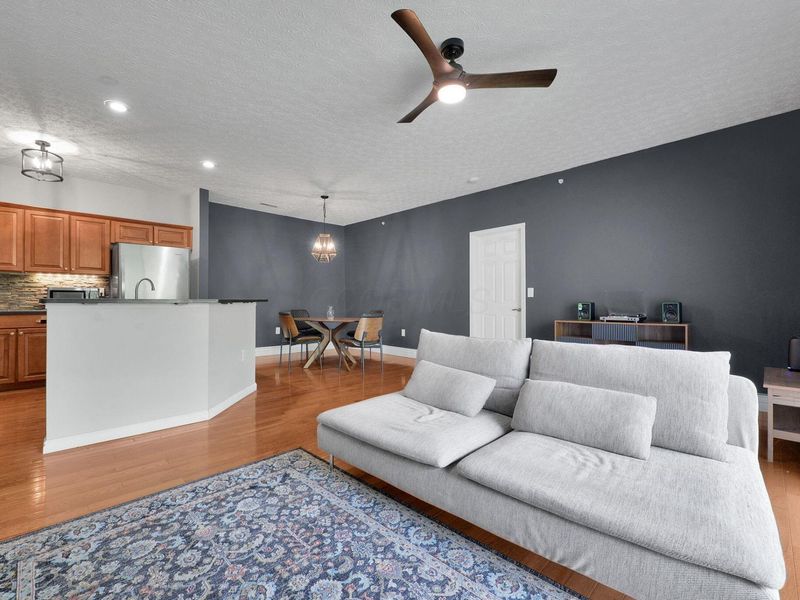 6120 Harbour Pointe , Unit 202, Columbus, OH 43231 Photo 9