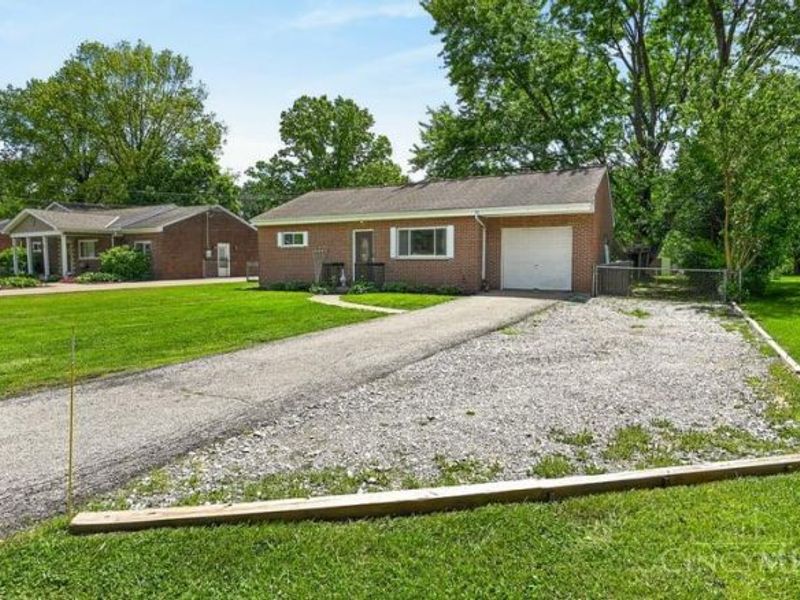 817 Fairway Drive, Union Twp, OH 45245 Photo 4