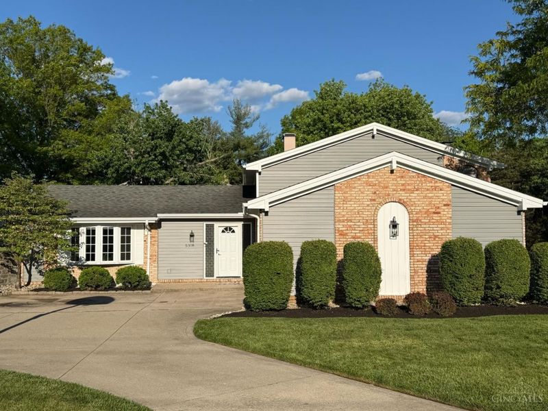 5318 Chatelaine Court, Green Township, OH 45247 Photo 1