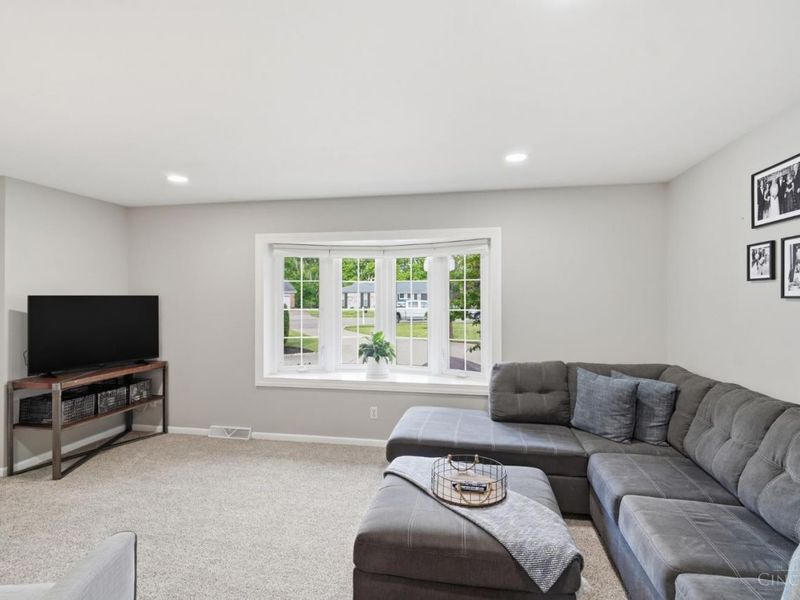 5318 Chatelaine Court, Green Township, OH 45247 Photo 5