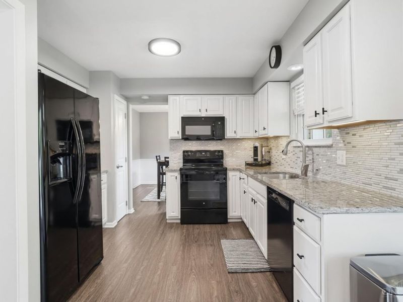 5318 Chatelaine Court, Green Township, OH 45247 Photo 7