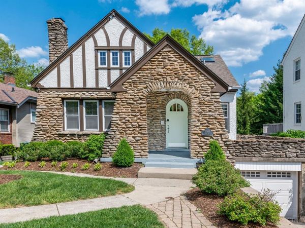 1128 Paxton Avenue, Cincinnati, OH 45208