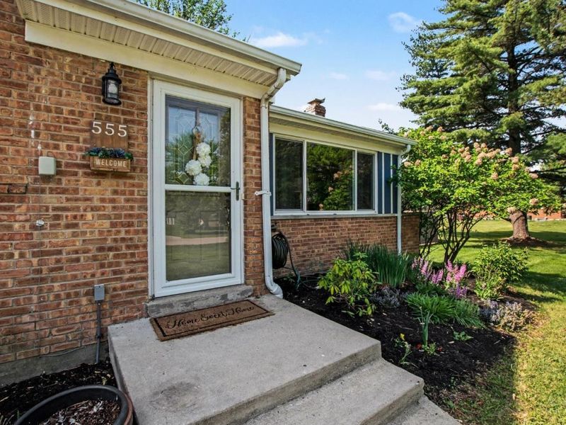 555 Shawnee Lane, Mason, OH 45040 Photo 2