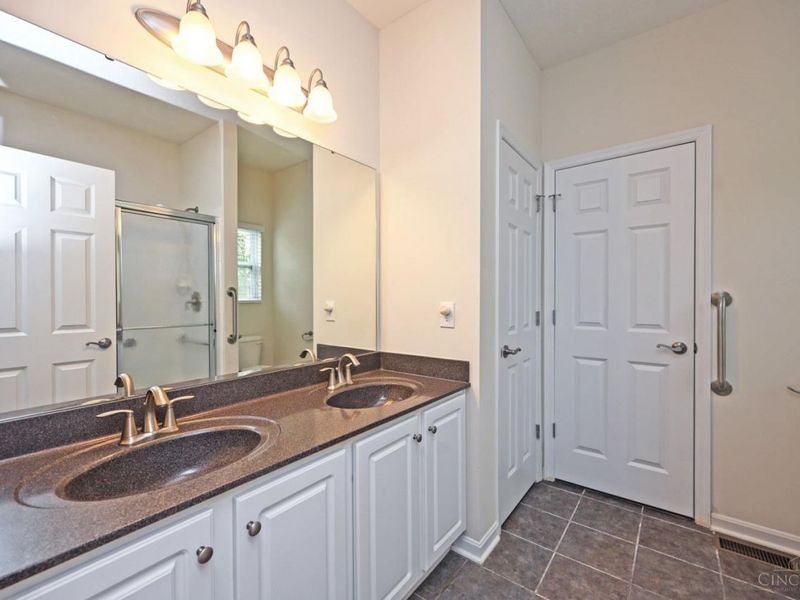 7210 Rolling Oaks Court, Colerain Township, OH 45239 Photo 19