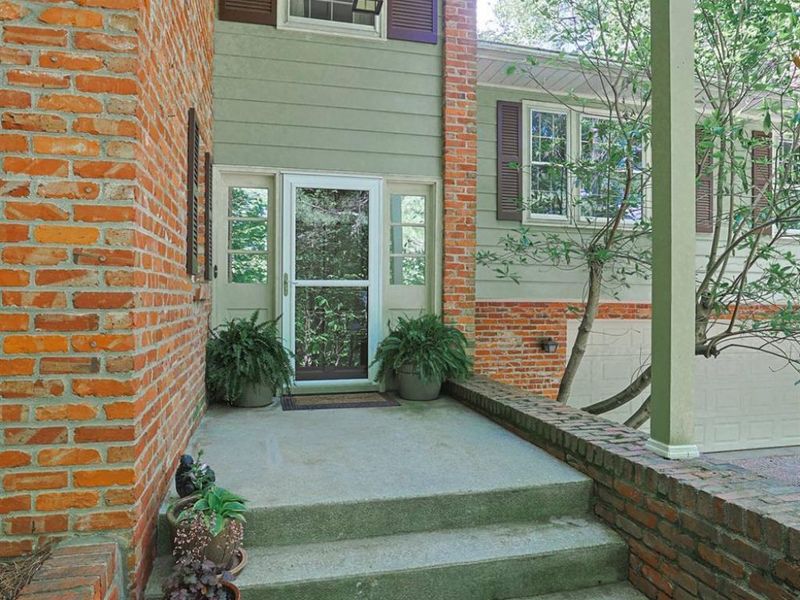 200 Brocdorf Drive, Wyoming, OH 45215 Photo 3