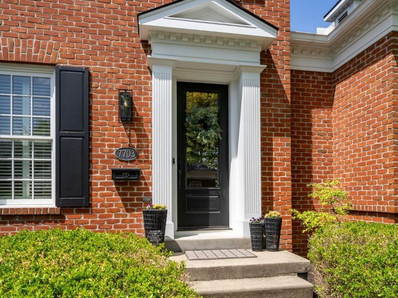 7703 Cooper Road, Montgomery, OH 45242 Photo 2