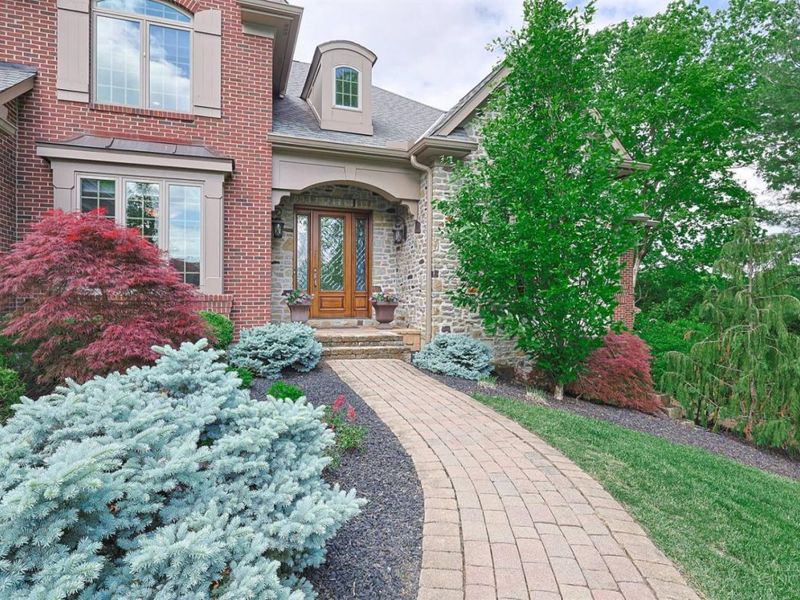 376 Compton Road, Wyoming, OH 45215 Photo 4