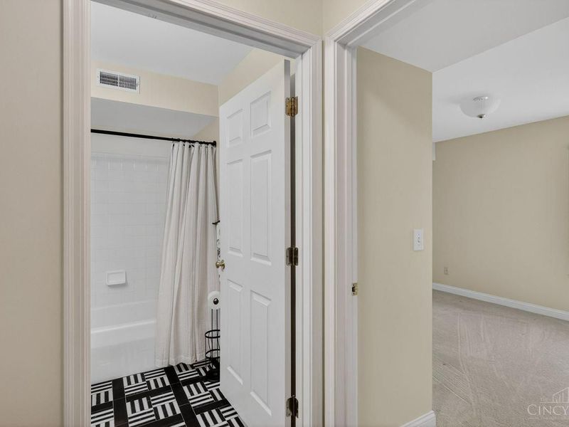 9940 Shorewood Lane, Unit F, Sharonville, OH 45241 Photo 29