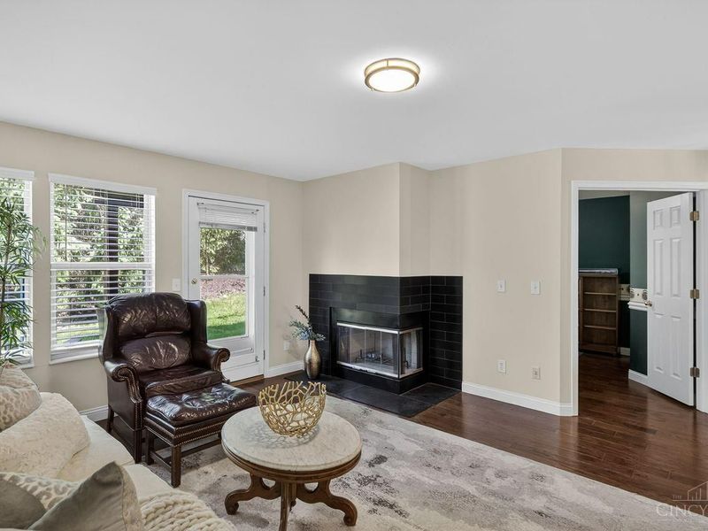 9940 Shorewood Lane, Unit F, Sharonville, OH 45241 Photo 6