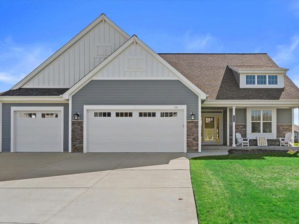190 Mullberry LANE, Grafton, WI 53024