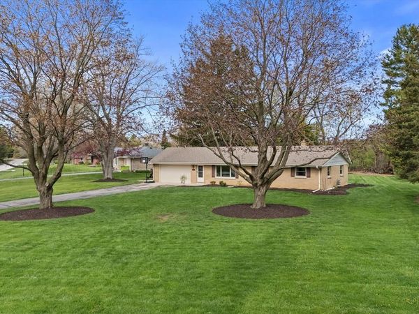 4028 Woodview DRIVE, Hubertus, WI 53033