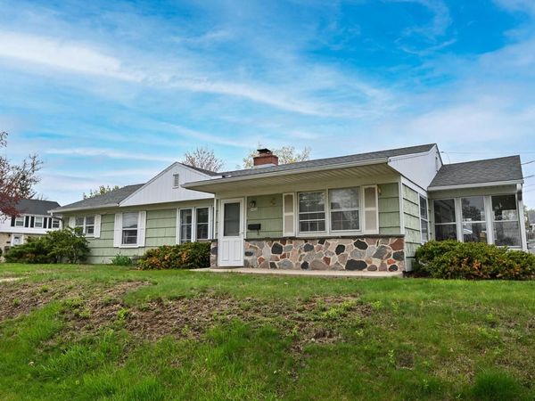 9020 Hawthorne AVENUE, Milwaukee, WI 53226