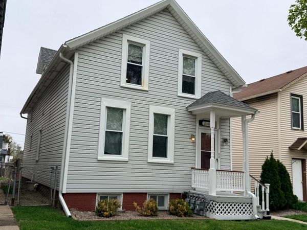 810 Lincoln AVENUE, Milwaukee, WI 53207